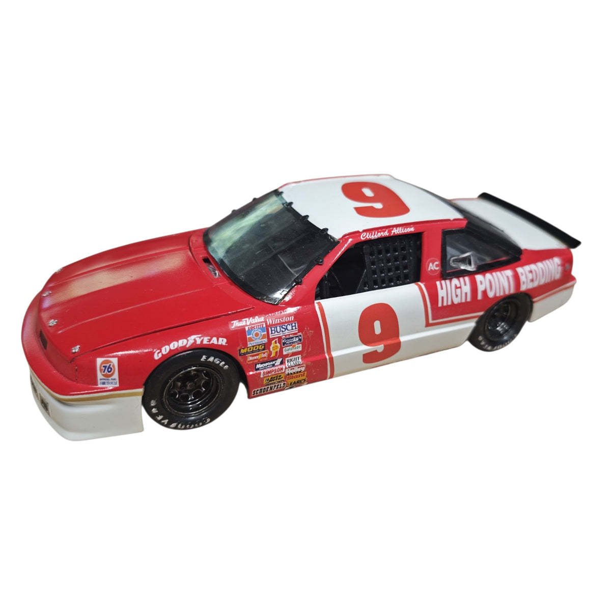 NASCAR-Modellauto mit der Startnummer 9 Clifford Allison Bausatz zusammengebaut