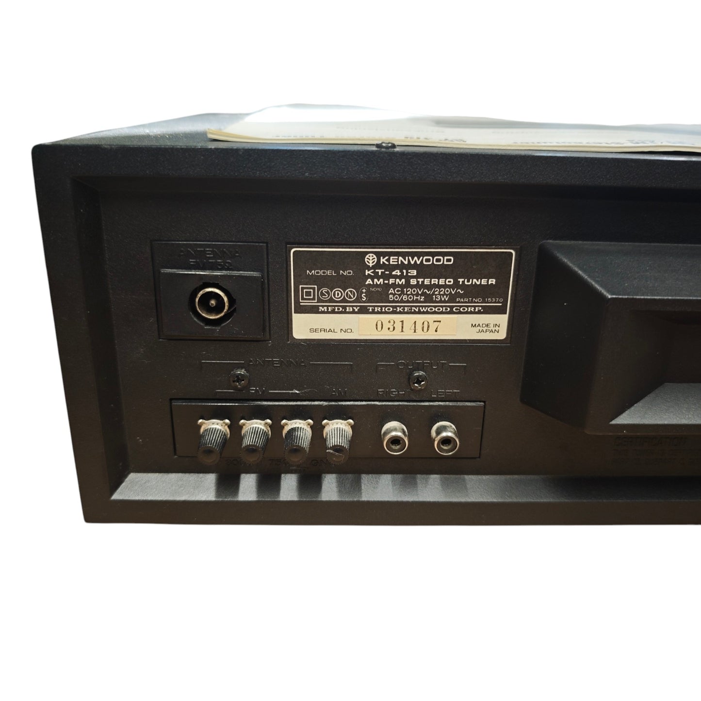 vintage Kenwood KT-413 AM-FM-Stereo-Tuner in silberner Ausführung mit analoger Skala