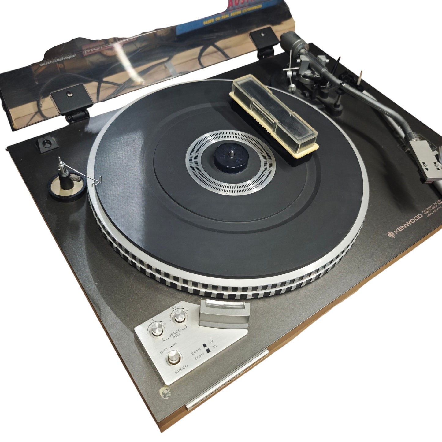 Kenwood KD-3070, ein klassischer Vintage-Plattenspieler mit Direktantrieb und Halbautomatik aus den späten 1970er