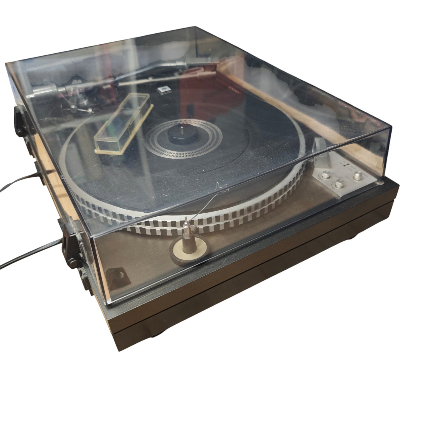Kenwood KD-3070, ein klassischer Vintage-Plattenspieler mit Direktantrieb und Halbautomatik aus den späten 1970er