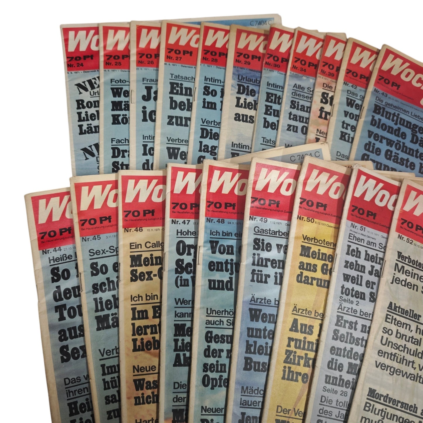 Ausgaben der deutschen Unterhaltungs- und Boulevardzeitschrift Wochenend 1971 im Heinrich Bauer Verlag erschien.