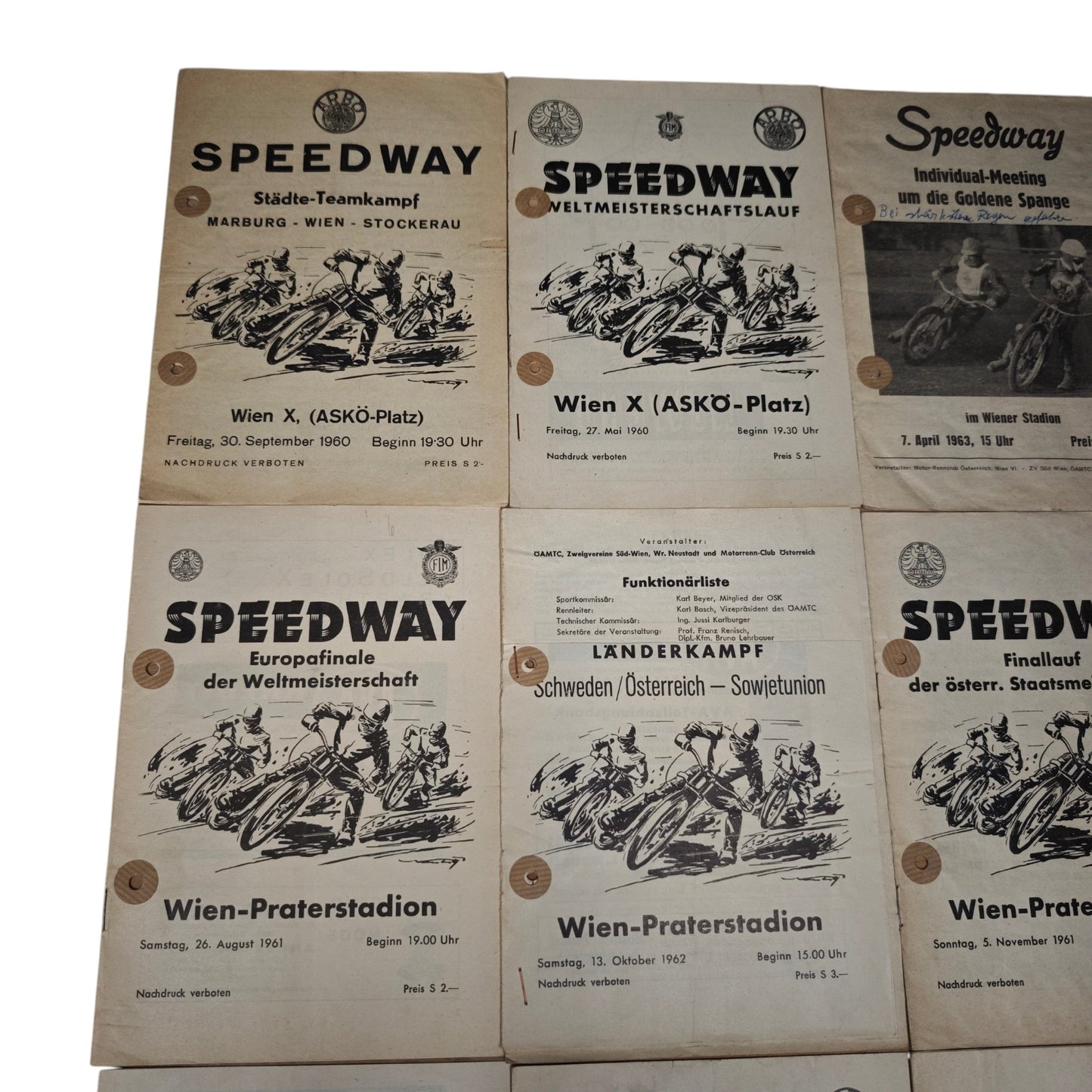 Programmhefte stammen aus den Jahren 1960 bis 1962 und dokumentieren internationale Speedway- und Weltmeisterschafts-Rennen im Wiener Praterstadion sowie im Stadion Wien X