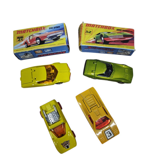Matchbox Superfast Modellauto-Klassiker Siva Spyder (Nr. 41) sowie den Dodge Charger Mk. III (Nr. 52) von Lesney  1970er