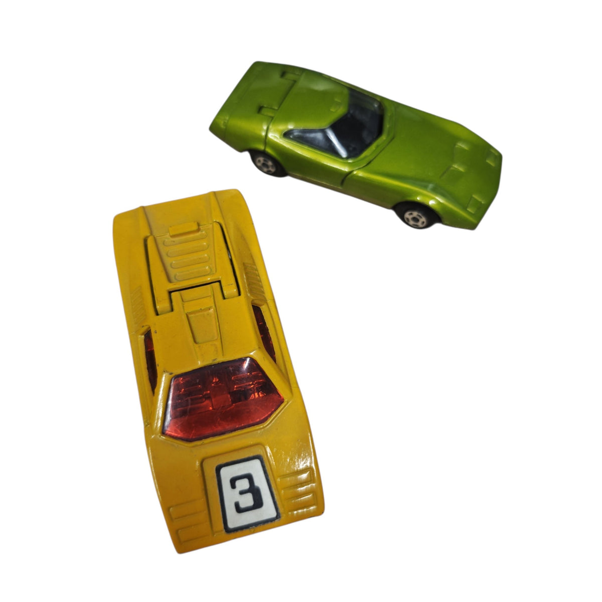 Matchbox Superfast Modellauto-Klassiker Siva Spyder (Nr. 41) sowie den Dodge Charger Mk. III (Nr. 52) von Lesney  1970er