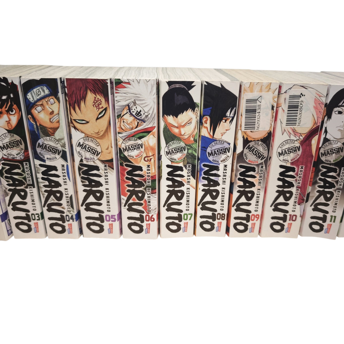 Sammlung 16 Bänden der Manga-Reihe Naruto Massiv aus dem Carlsen Verlag