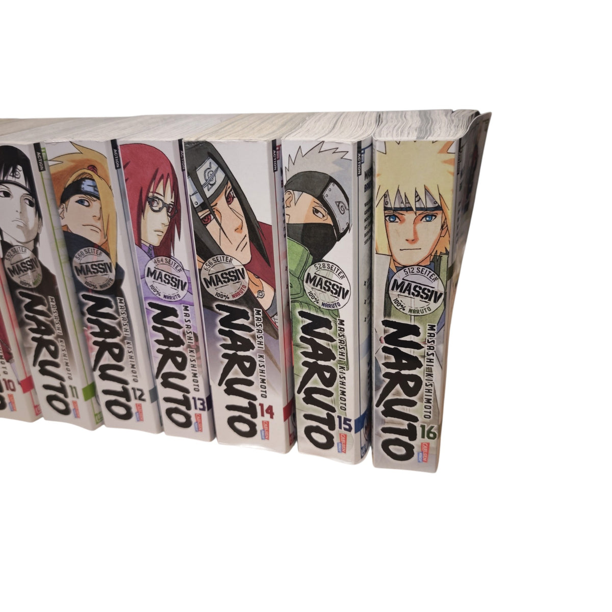 Sammlung 16 Bänden der Manga-Reihe Naruto Massiv aus dem Carlsen Verlag