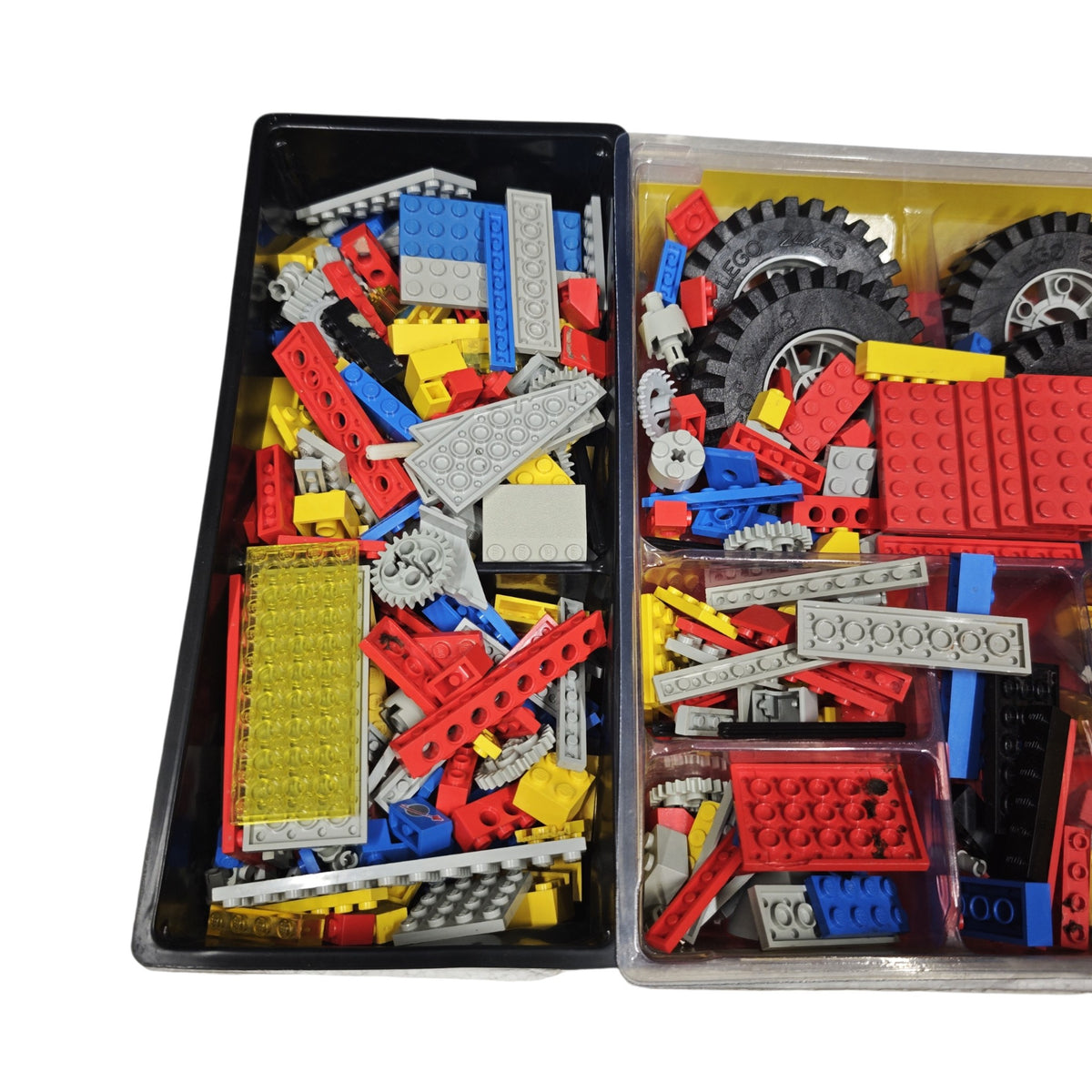 LEGO Technic 8860 Auto Chassis aus dem Jahr 1980  2 Stk.??
