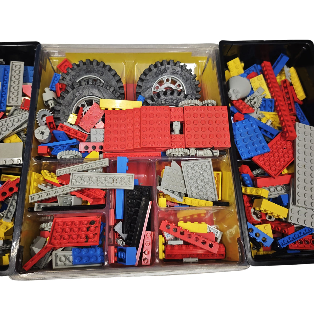 LEGO Technic 8860 Auto Chassis aus dem Jahr 1980  2 Stk.??