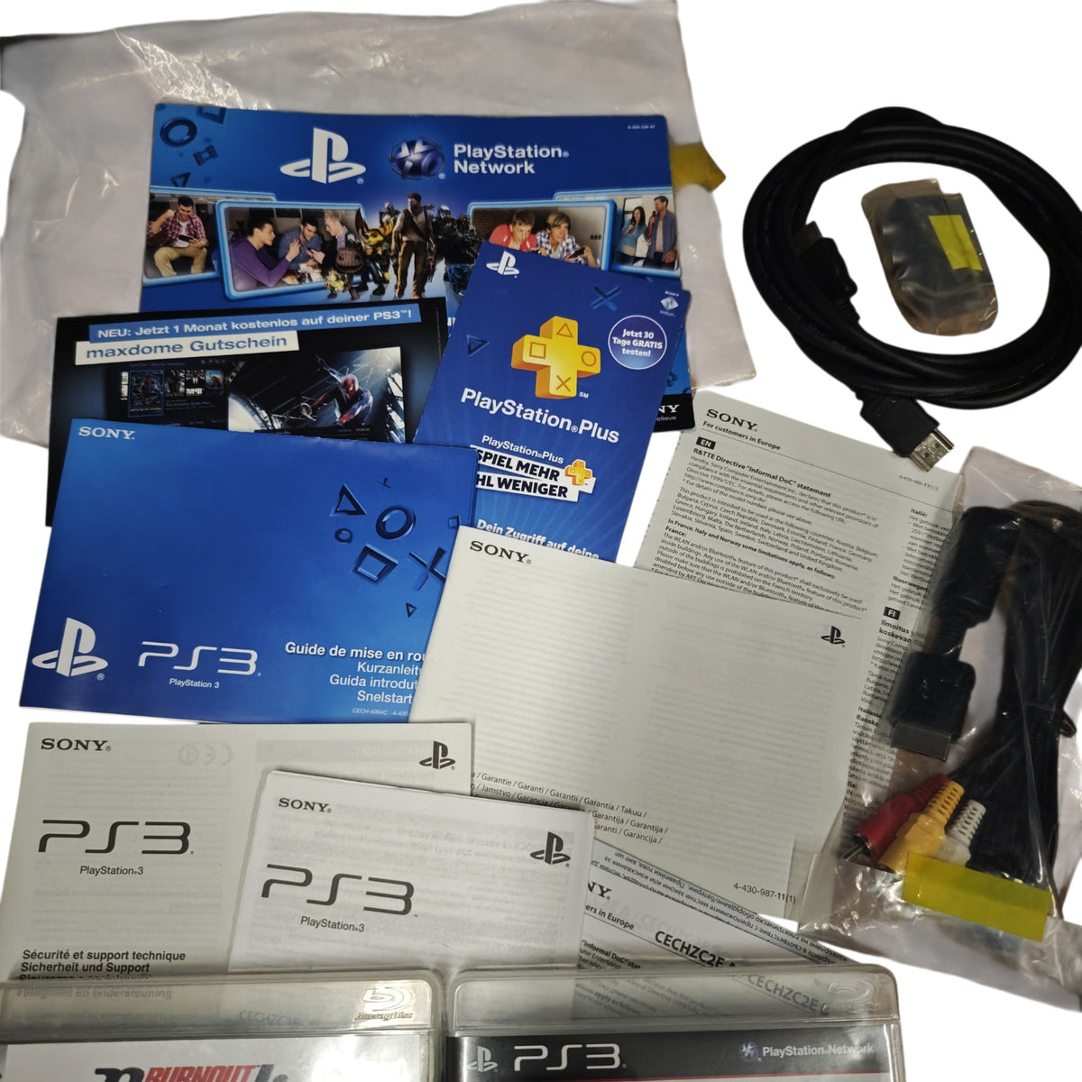 Bundle einer Sony PlayStation 3 Super Slim 500gb Modell 4004c zwei Controllern