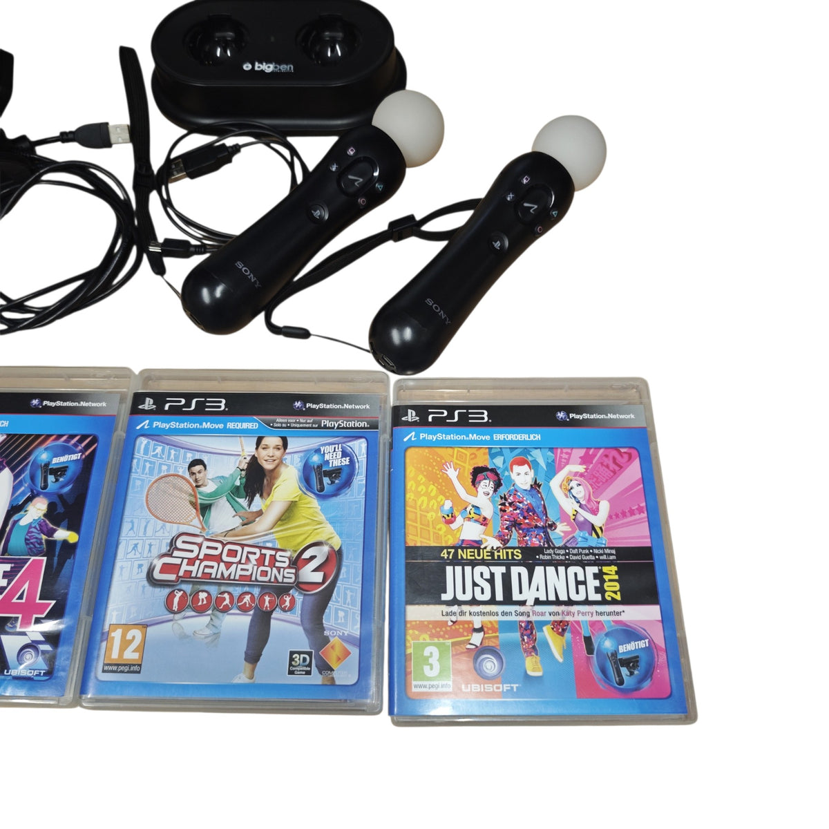 PlayStation Move-Set für die PlayStation 3 mit zwei Motion-Controllern, der PlayStation Eye-Kamera, einer Bigben-Ladestation und drei Spielen Just Dance 4, Sports Champions 2 und Just Dance 2014