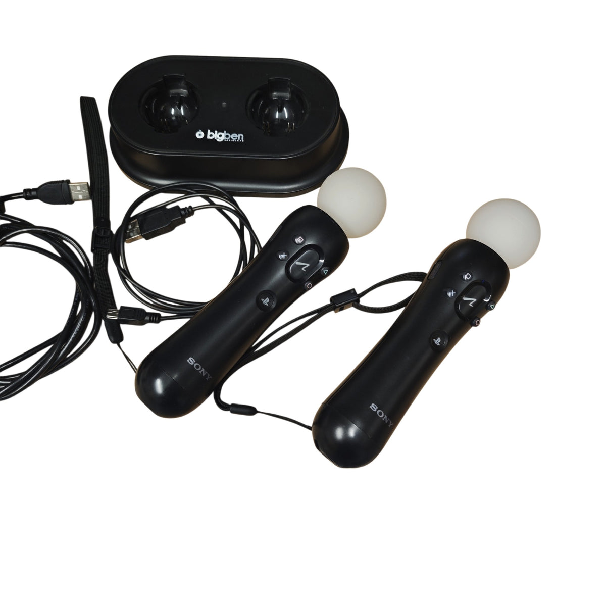 PlayStation Move-Set für die PlayStation 3 mit zwei Motion-Controllern, der PlayStation Eye-Kamera, einer Bigben-Ladestation und drei Spielen Just Dance 4, Sports Champions 2 und Just Dance 2014