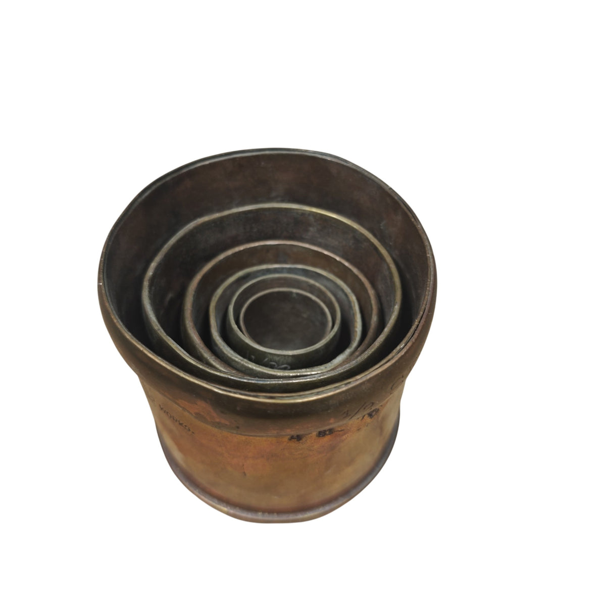 Indischer Messbecher (Getreide- oder Gewürzmaß) aus Kupfer und Messing von The Oriental Metal Pressing Works Bombay ca. 1940er Jahre