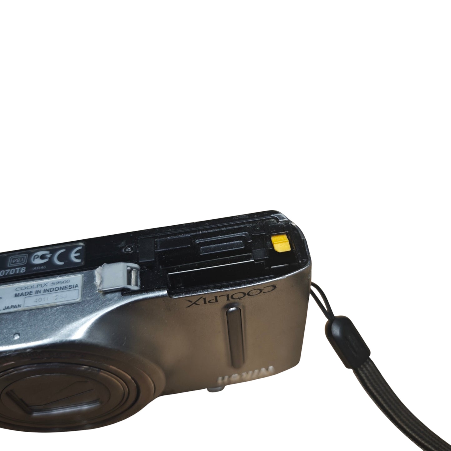 Nikon Coolpix S9500 in silbernem Finish 22-fach-Zoomobjektiv DEFEKT