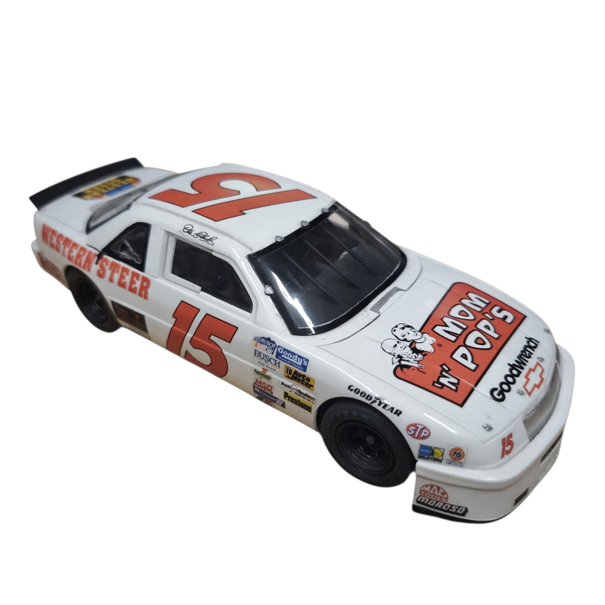 Modellauto NASCAR-Rennwagens Chevrolet Lumina Startnummer 15 Dale Earnhardt  Mom 'n Pop's Western Steer Ken Schrader