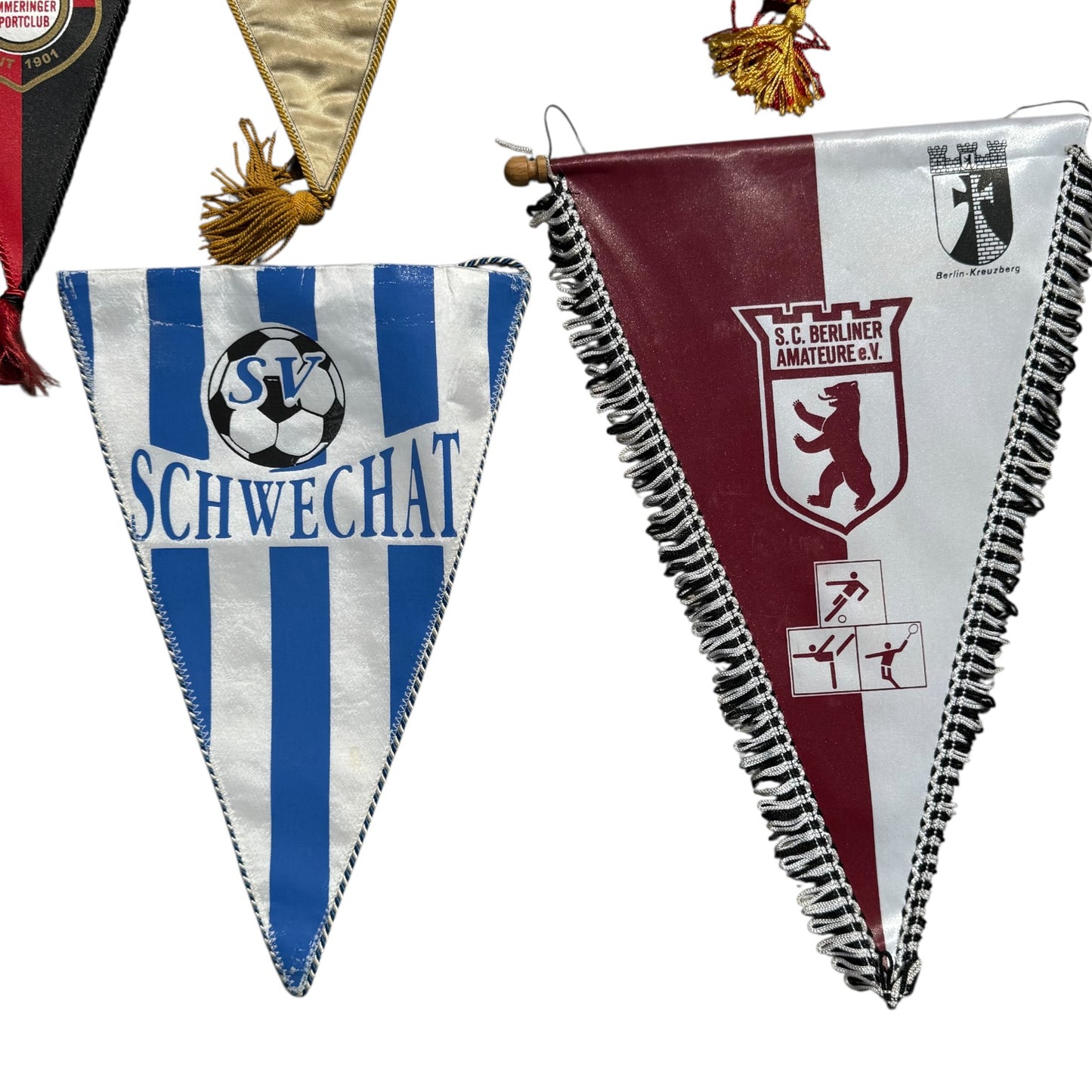Fußballfahnen verschiedene Fusßballclubs