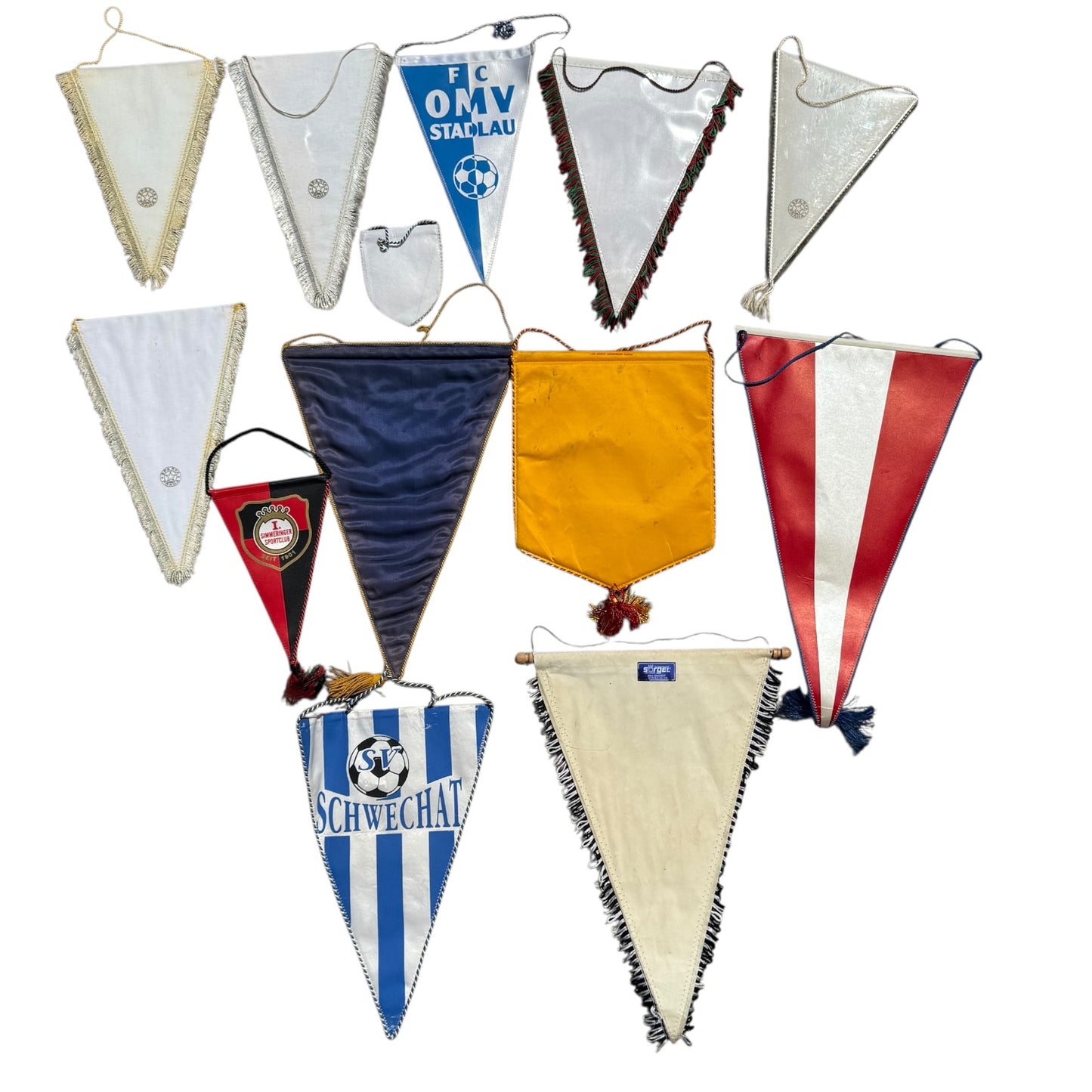 Fußballfahnen verschiedene Fusßballclubs
