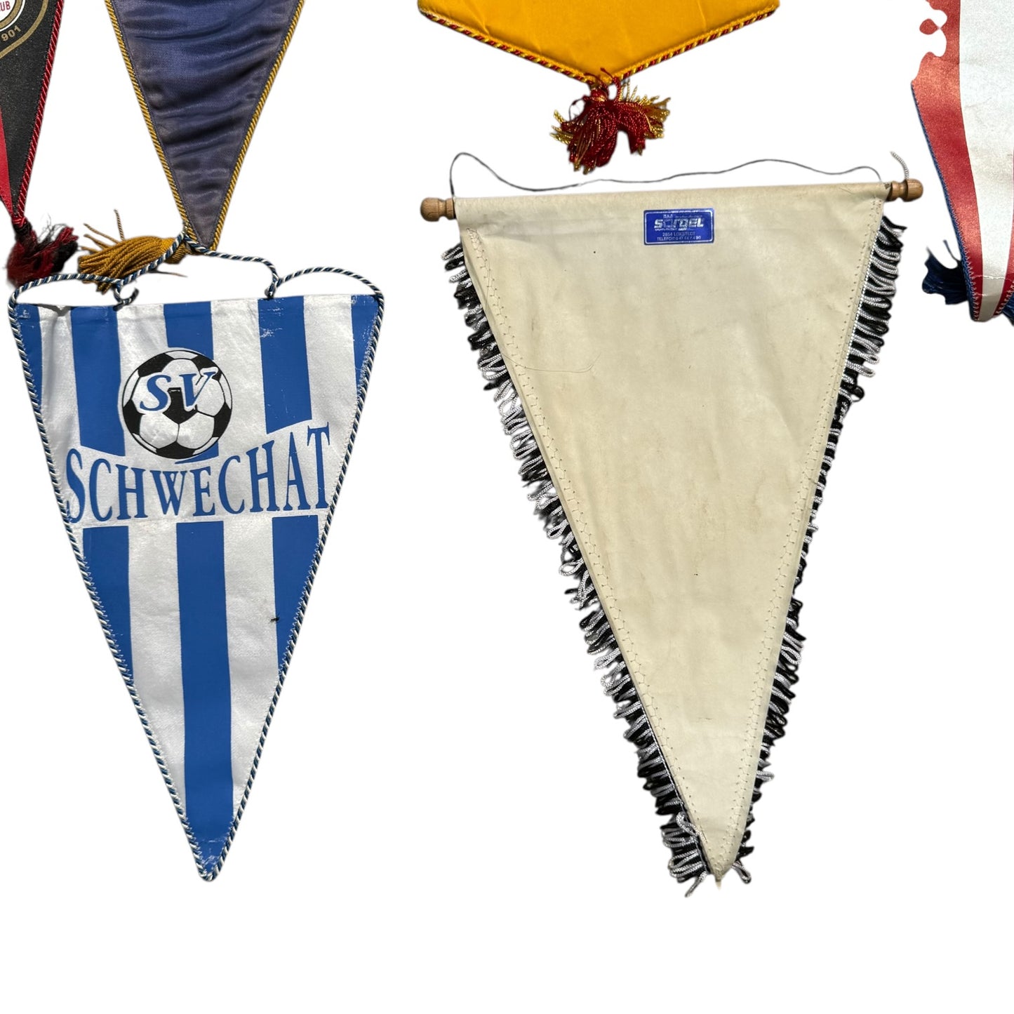 Fußballfahnen verschiedene Fusßballclubs