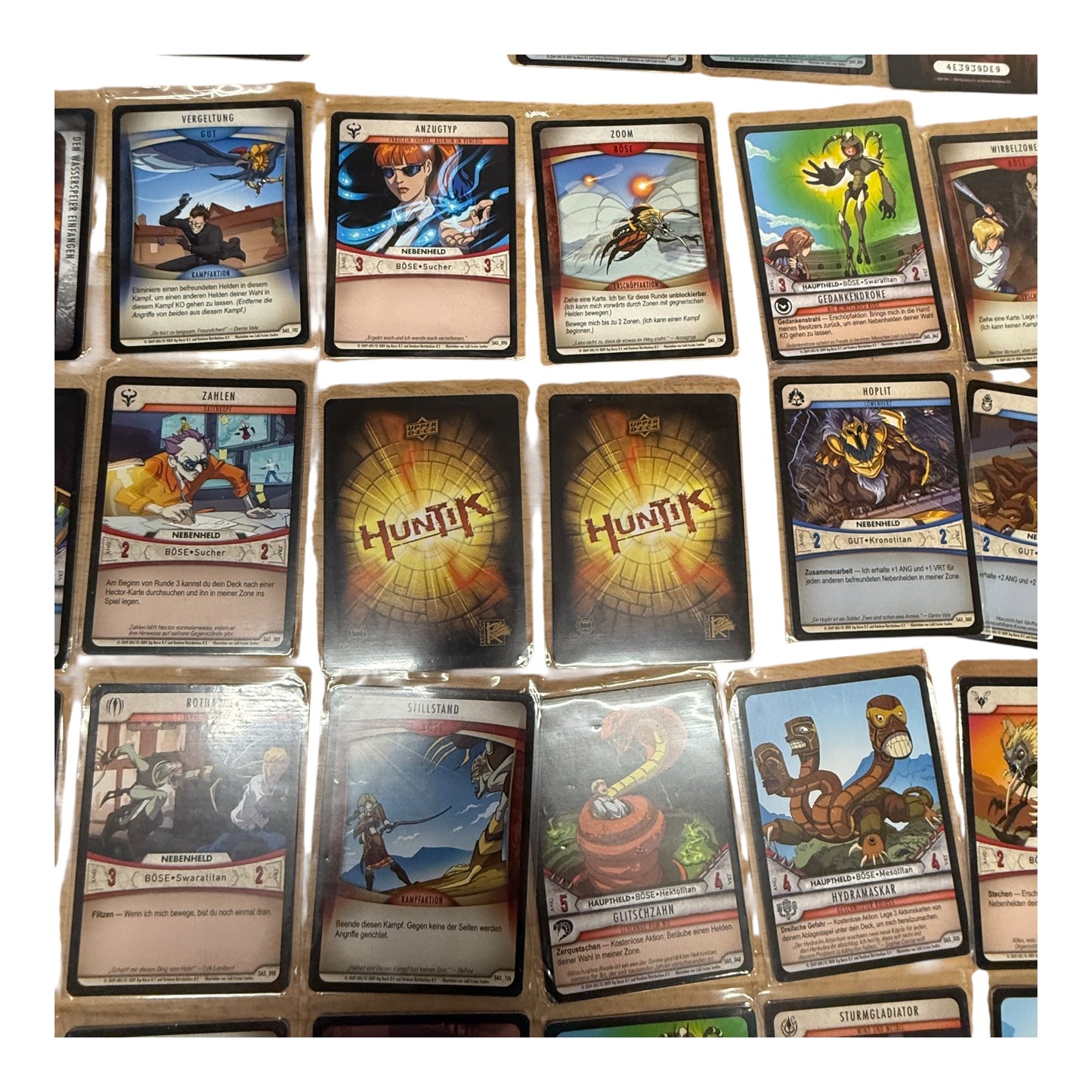 Huntik TCG 46 Stück davon 5 Holo Karten Sammelkarten