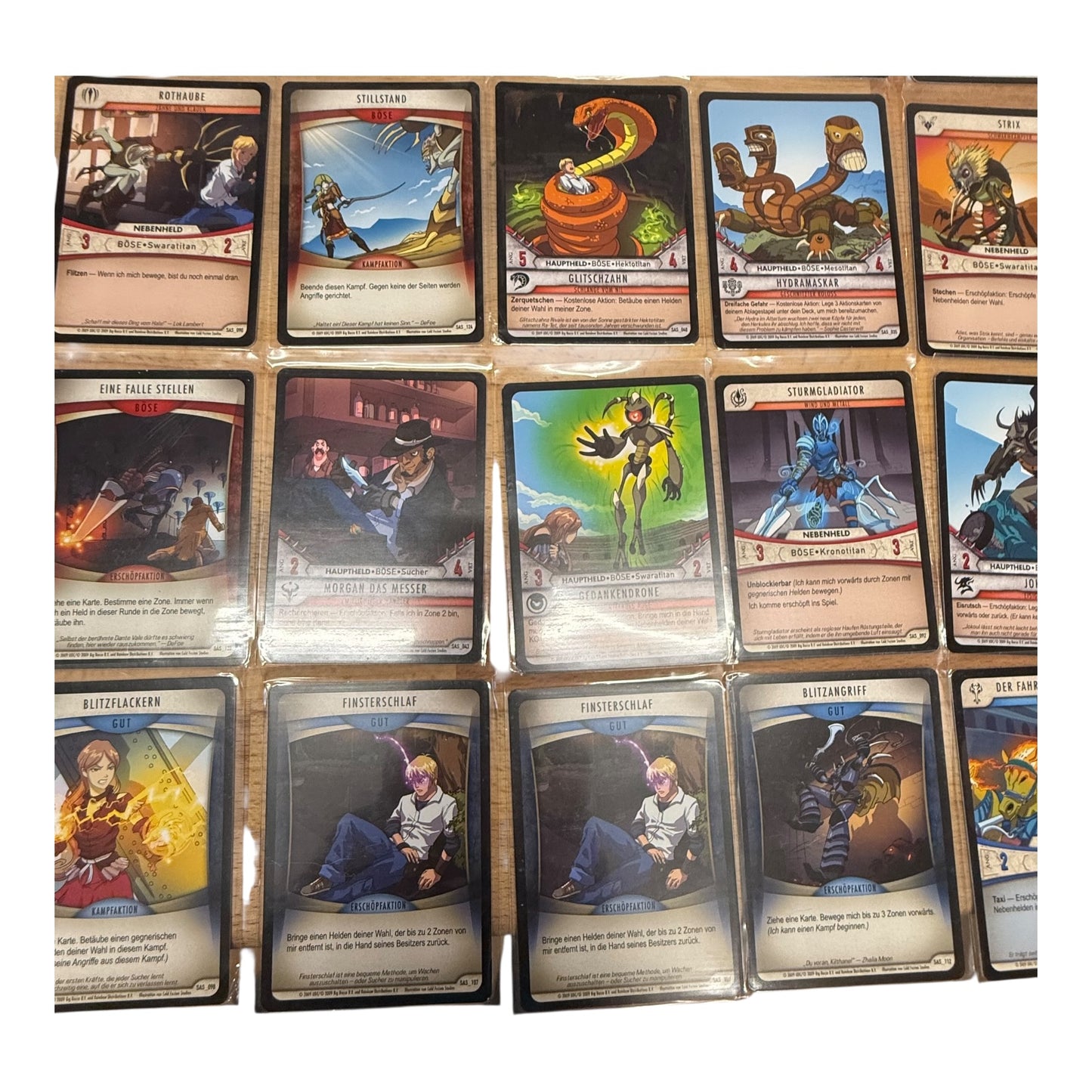Huntik TCG 46 Stück davon 5 Holo Karten Sammelkarten