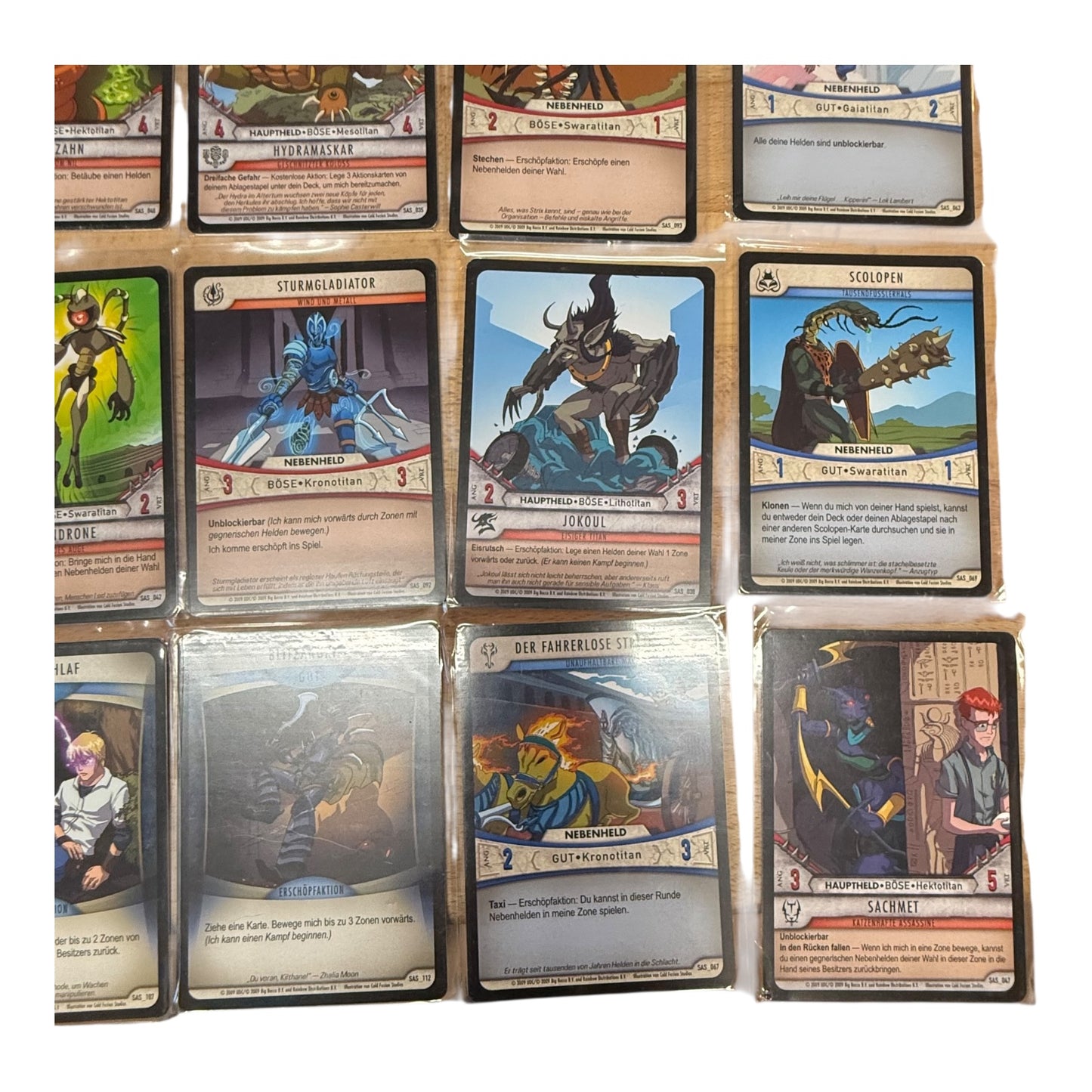 Huntik TCG 46 Stück davon 5 Holo Karten Sammelkarten