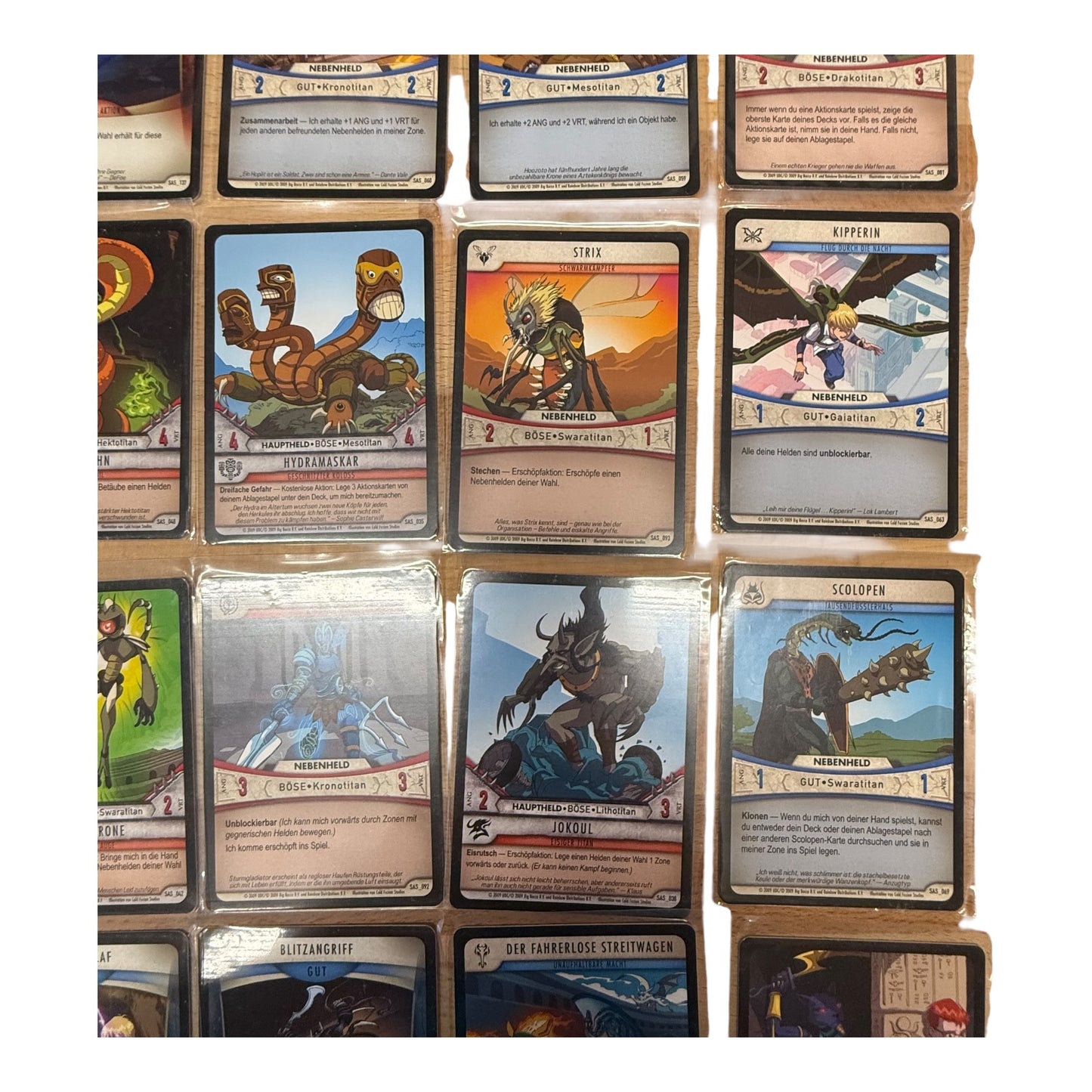 Huntik TCG 46 Stück davon 5 Holo Karten Sammelkarten
