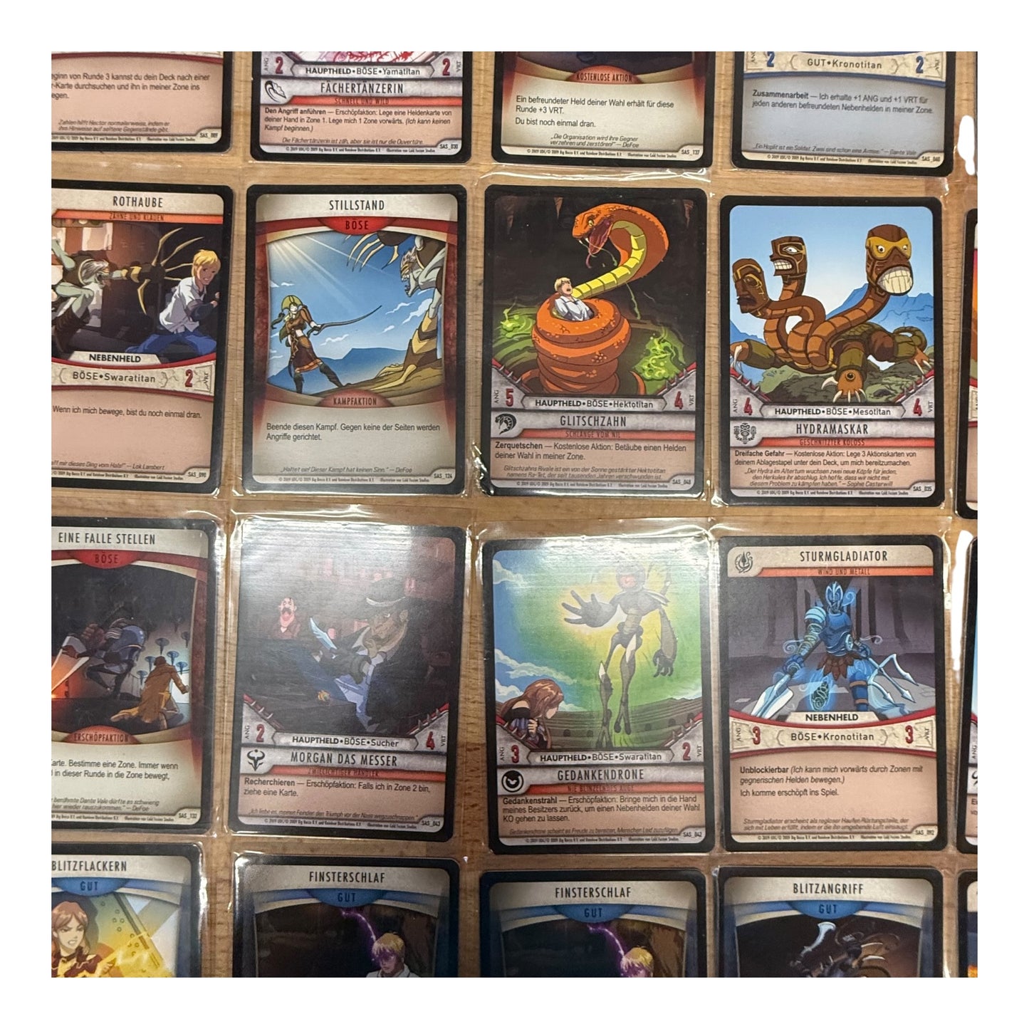 Huntik TCG 46 Stück davon 5 Holo Karten Sammelkarten
